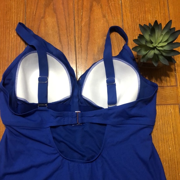 NWOT Blue Ribbed One Piece Swimsuit - Picture 5 of 6